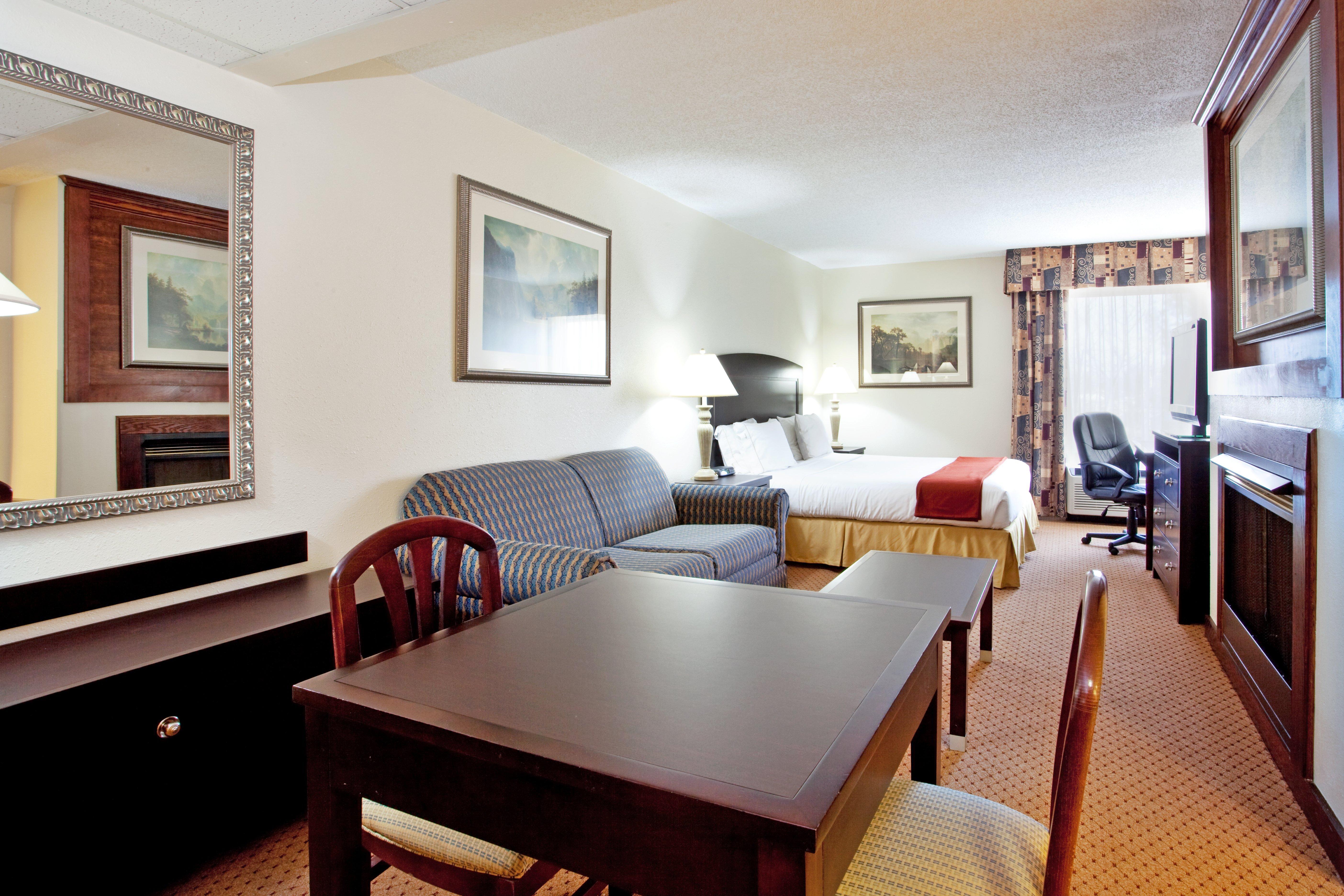 Holiday Inn Express - Chester By Ihg Exterior foto